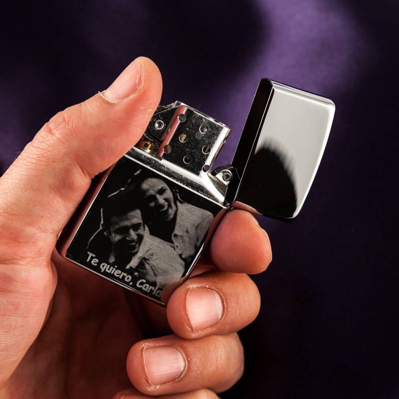 Regalos personalizados: Regalos con nombre: Mechero Zippo grabado con foto