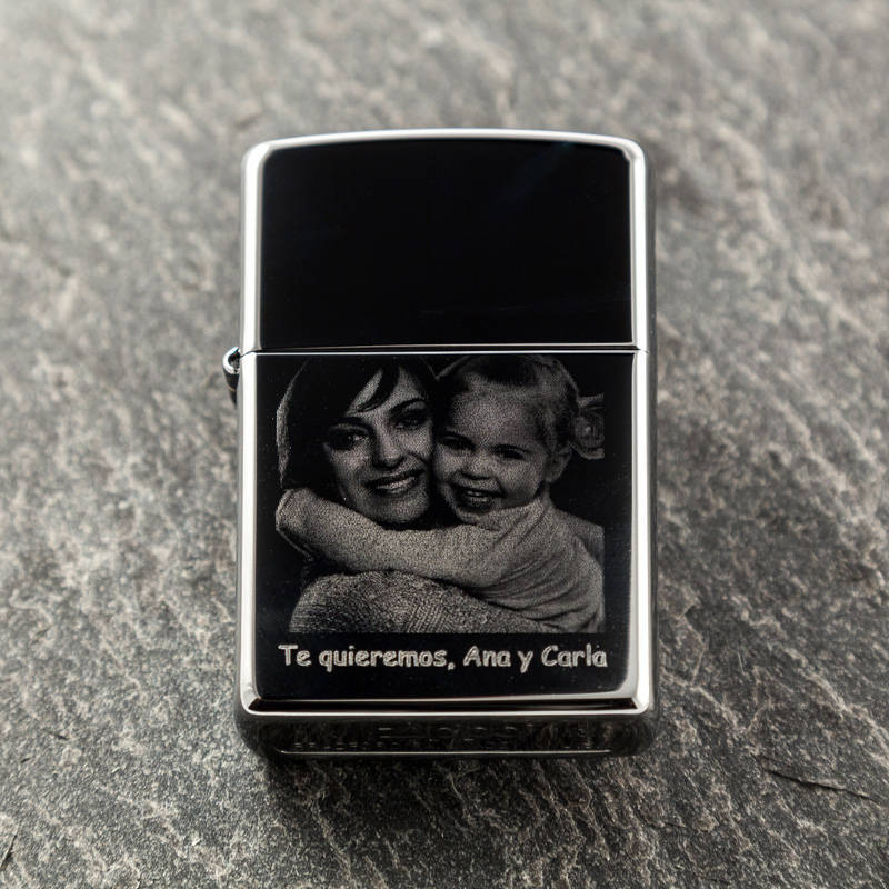 Regalos personalizados: Regalos con nombre: Mechero Zippo grabado con foto