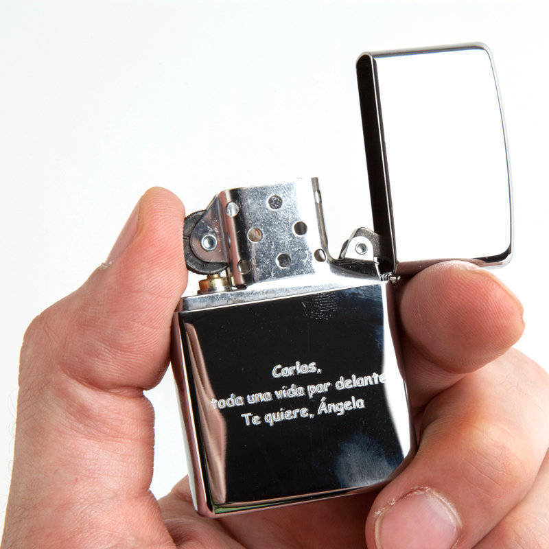 Mechero Zippo grabado con texto