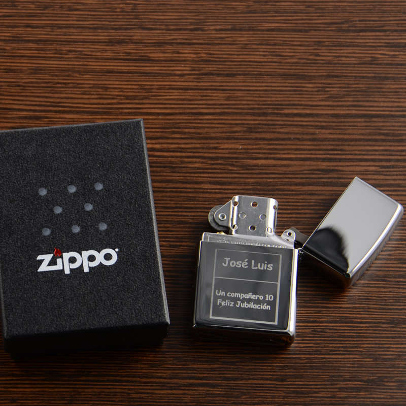 Regalos personalizados: Regalos con nombre: Mechero Zippo "Jubilación" grabado