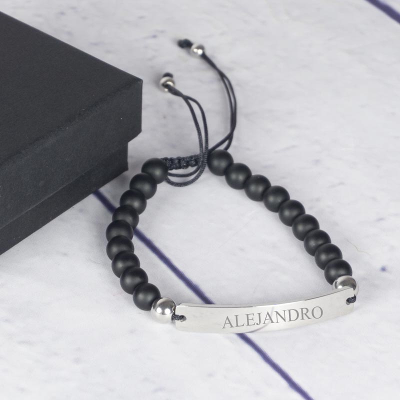 Regalos personalizados: Joyas personalizadas: Pulsera con bolitas y chapa grabada