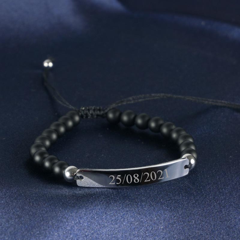 Regalos personalizados: Joyas personalizadas: Pulsera con bolitas y chapa grabada