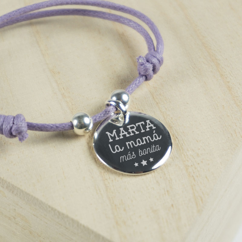 Regalos personalizados: Joyas personalizadas: Pulsera de plata grabada la mamá más bonita