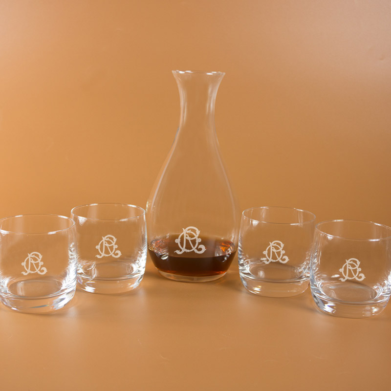 Regalos personalizados: Bebidas personalizadas: Set decantador y vasos whisky con monograma