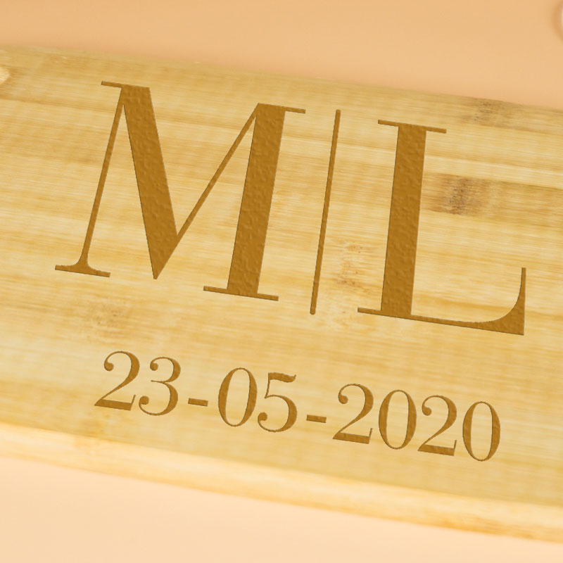 Regalos personalizados: Diseño y decoración: Tabla de madera grabada con monograma