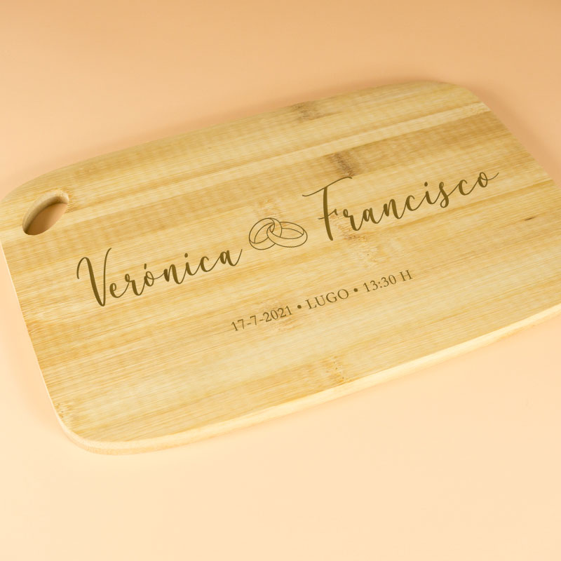 Regalos personalizados: Diseño y decoración: Tabla de madera grabada para pareja