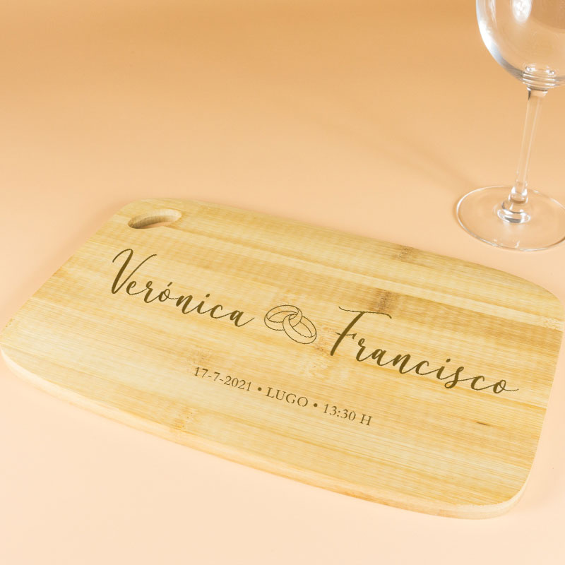 Regalos personalizados: Diseño y decoración: Tabla de madera grabada para pareja