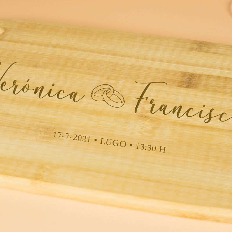 Regalos personalizados: Diseño y decoración: Tabla de madera grabada para pareja