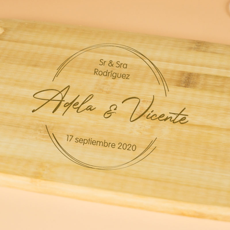 Regalos personalizados: Diseño y decoración: Tabla de madera para pareja grabada