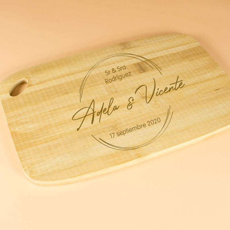 Regalos personalizados: Diseño y decoración: Tabla de madera para pareja grabada