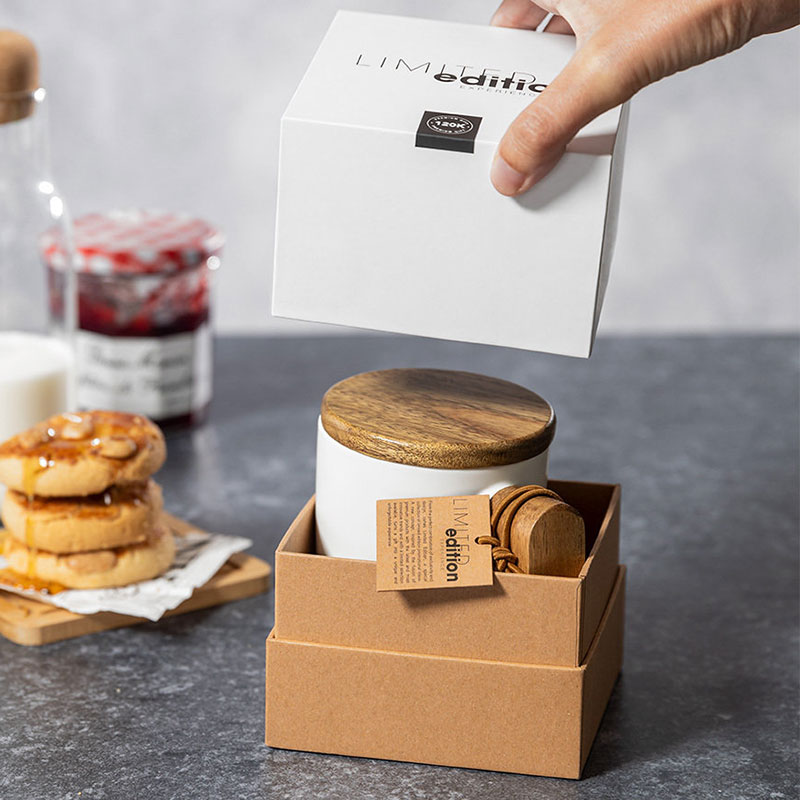 Regalos personalizados: Tazas personalizadas: Taza con detalles en madera natural