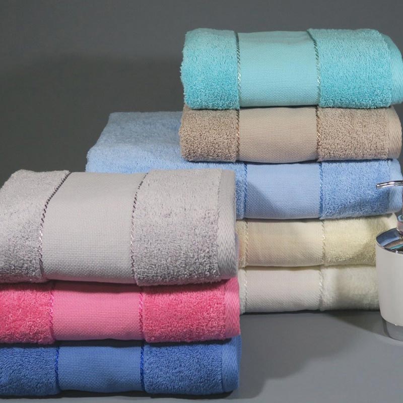 Regalos personalizados: Regalos bordados: Pack de toallas personalizadas para pareja