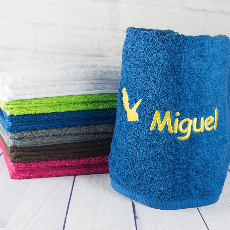 Regalos personalizados: Regalos bordados: Toallas bordadas con motivo y nombre