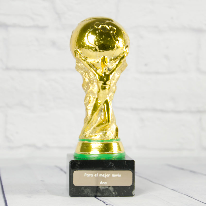 Regalos personalizados: Regalos con nombre: Trofeo copa del mundo personalizada