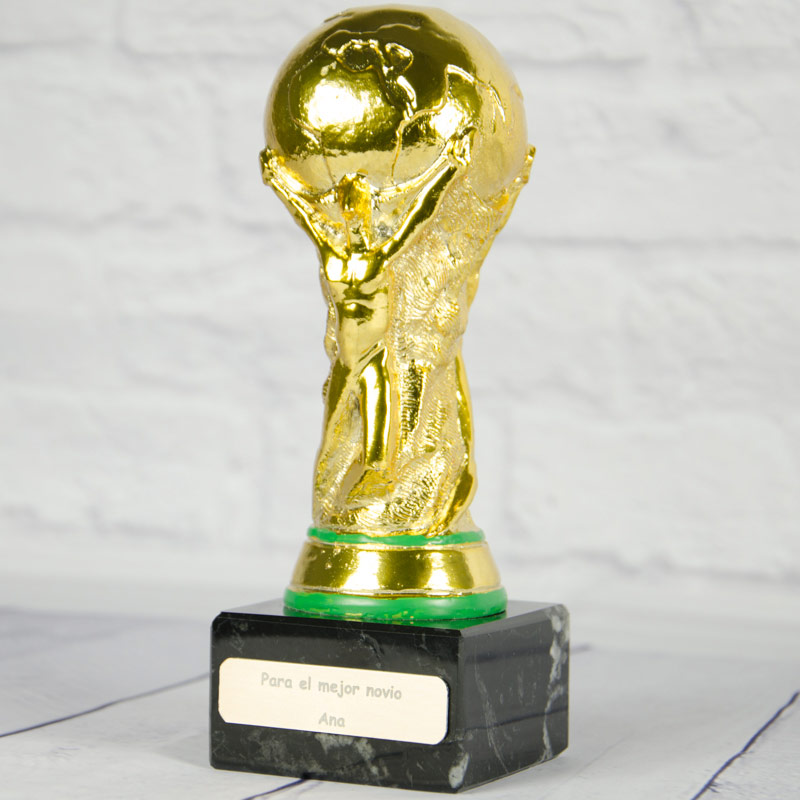 Regalos personalizados: Regalos con nombre: Trofeo copa del mundo personalizada