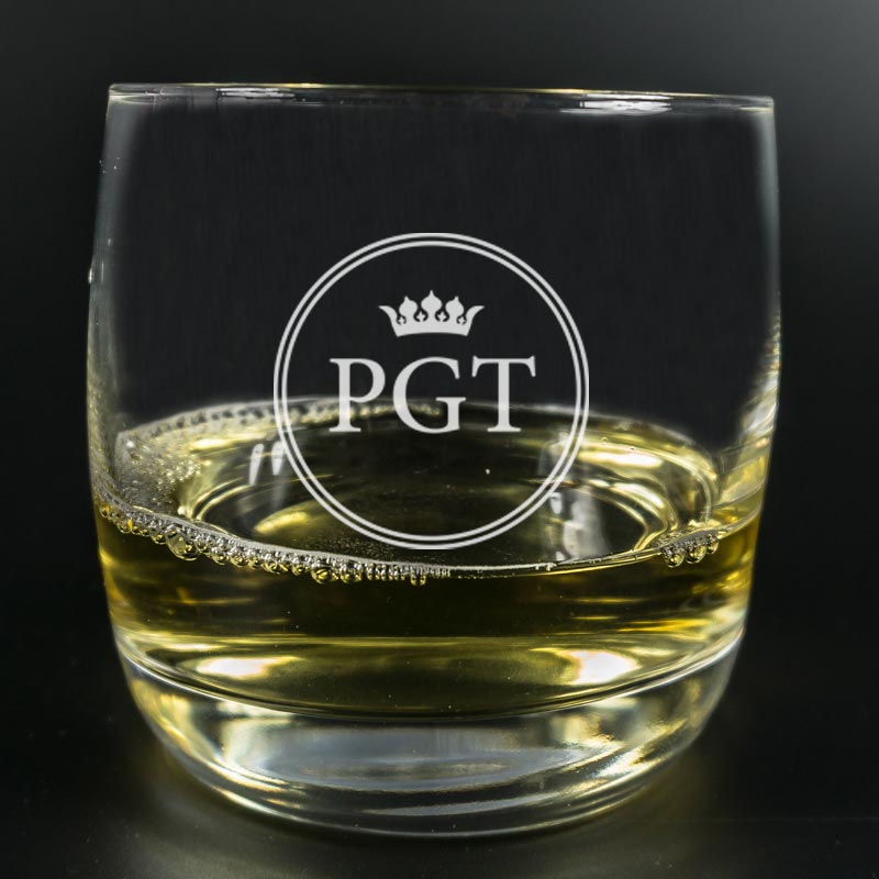 Regalos personalizados: Cristalería personalizada: Vaso de whisky grabado con iniciales