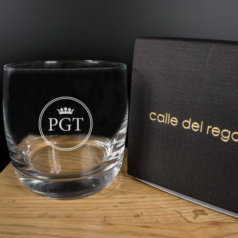 Regalos personalizados: Cristalería personalizada: Vaso de whisky grabado con iniciales