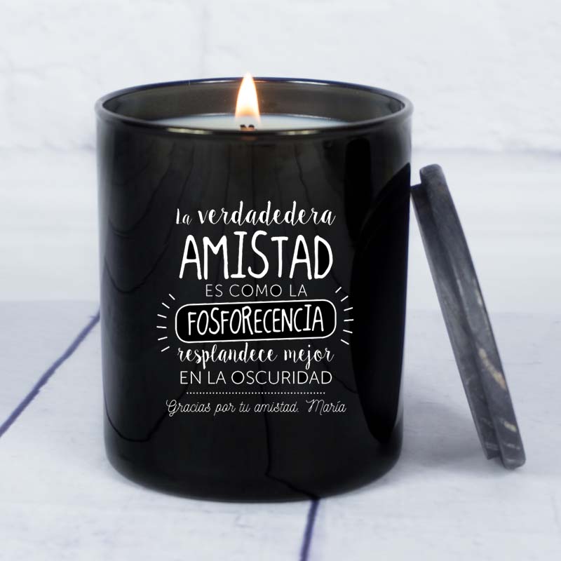 Regalos personalizados: Velas personalizadas: Vela grabada 'La verdadera amistad' con campana de cristal Regalos personalizados: Velas personalizadas: Vela grabada 'La verdadera amistad' con campana de cristal