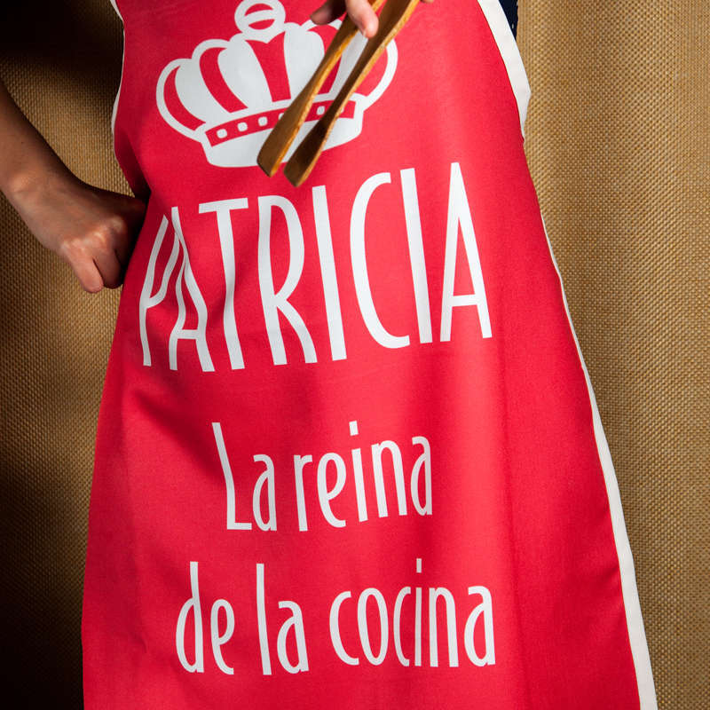 Delantal "La reina de la cocina" personalizado