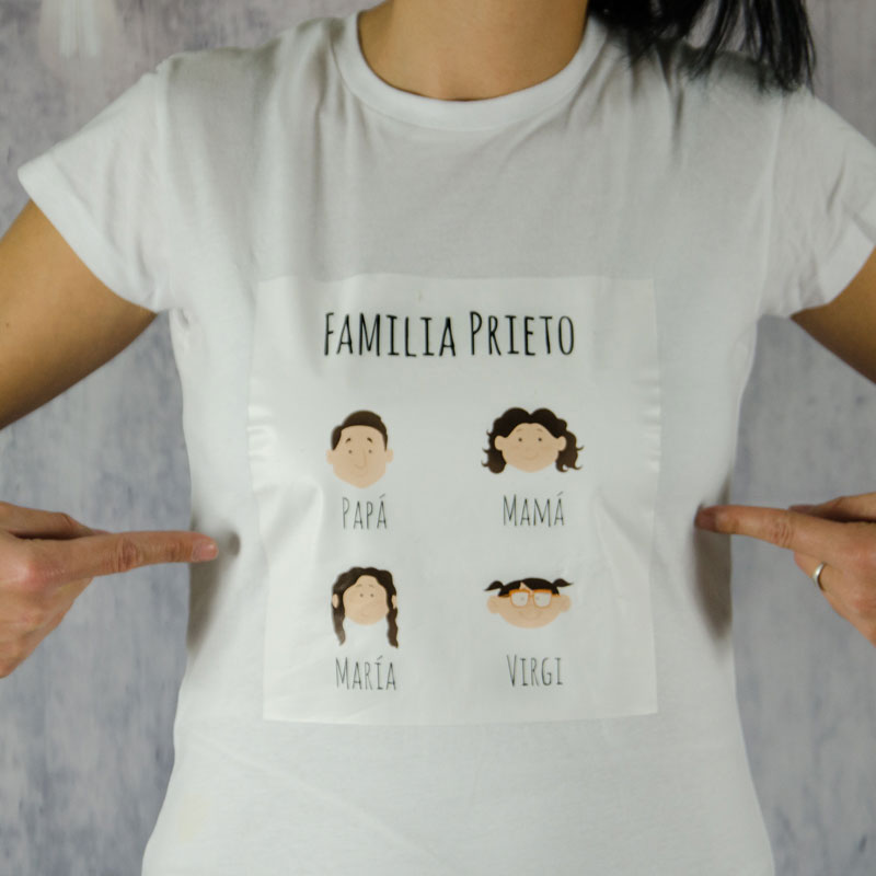Regalos personalizados: Regalos con nombre: Camiseta mi familia personalizada