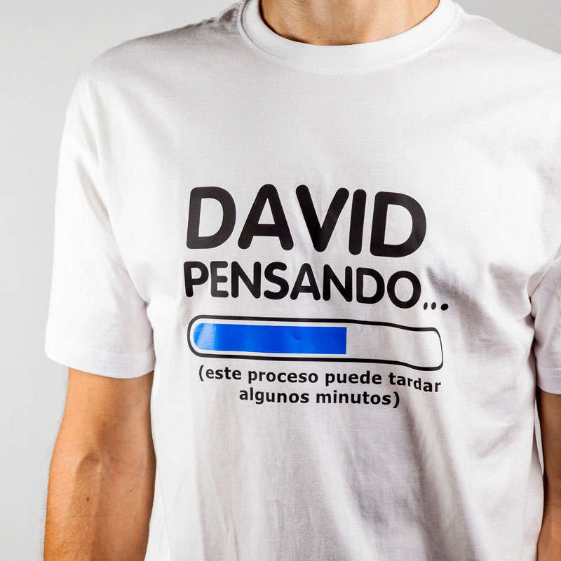 Camiseta personalizada pensando