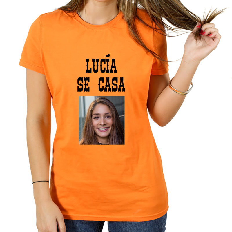 Regalos personalizados: Camisetas personalizadas: Camiseta "Se Casa" personalizada