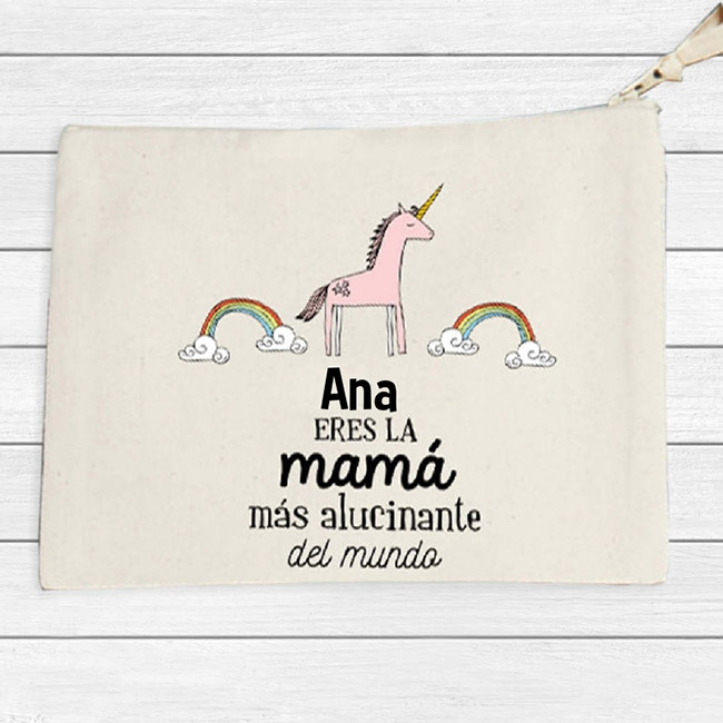 Un neceser personalizado. Un regalo útil y especial, un neceser  personalizado para tu madre con un diseño muy divertido. Persona